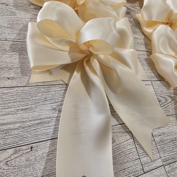 Christmas Tree Bows, Set of 6 Cream Tree Bows, Holiday Bow, Tree Decor, Ornament - Picture 4 of 7